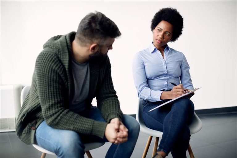 Can Psychiatrists Prescribe Medication? What to Know
