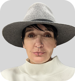 Adriana-Manygoats-De-Julio